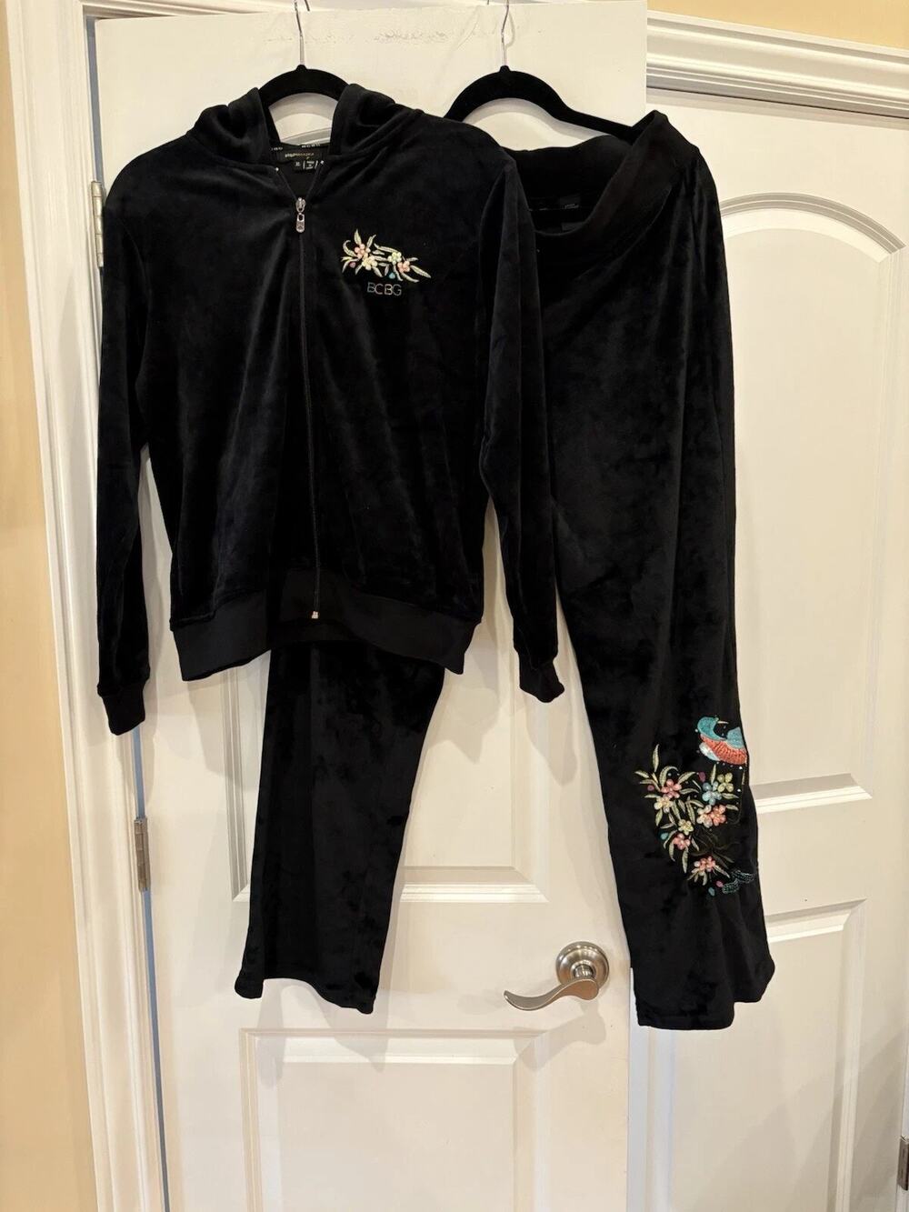 bcbg maxazria Black Velour Peacock tracksuit jacket And pants XL NEW